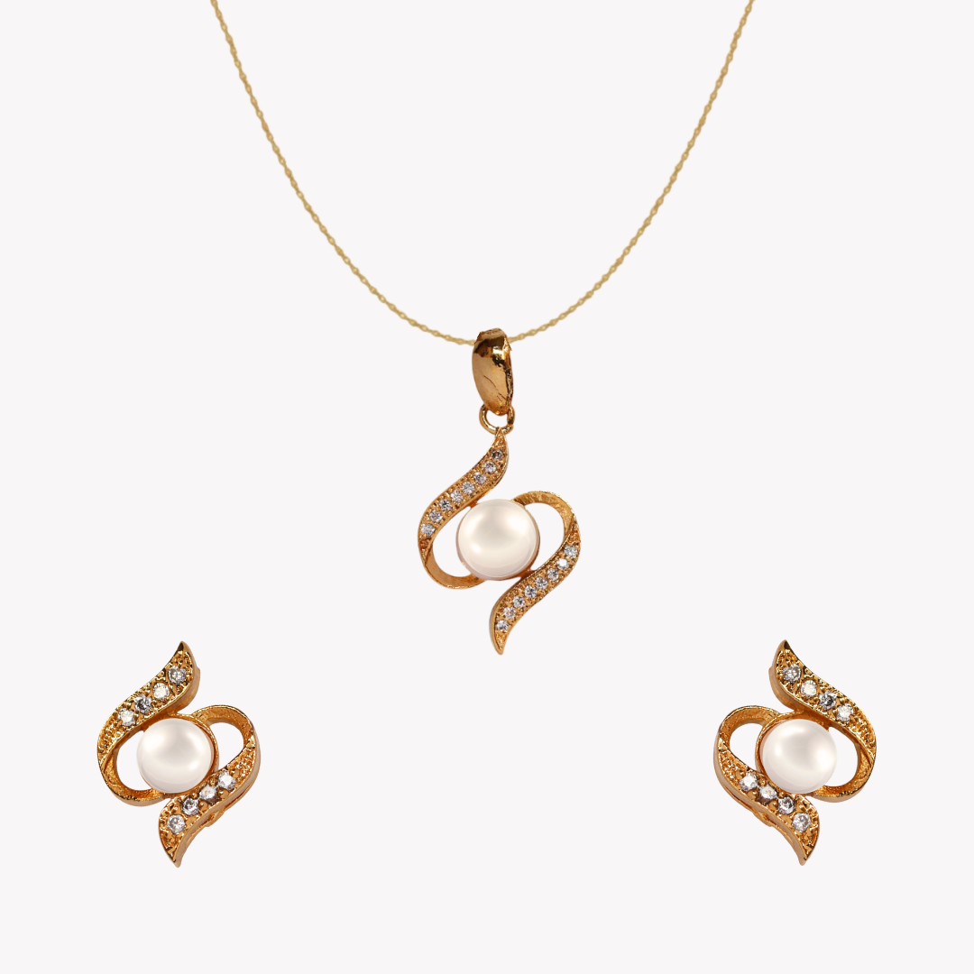 Golden Royelle Pearl Pendant Set