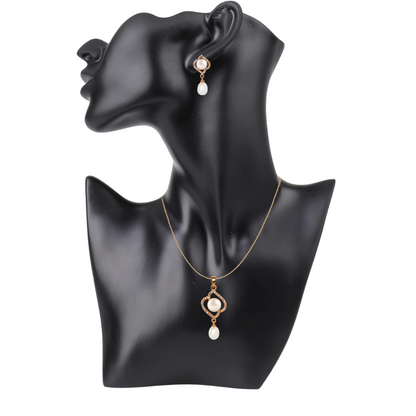 Golden Delicate Pearl Pendant Set