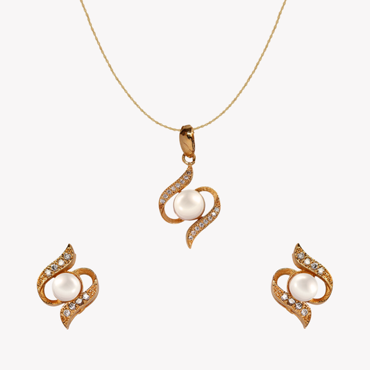 Golden Royelle Pearl Pendant Set