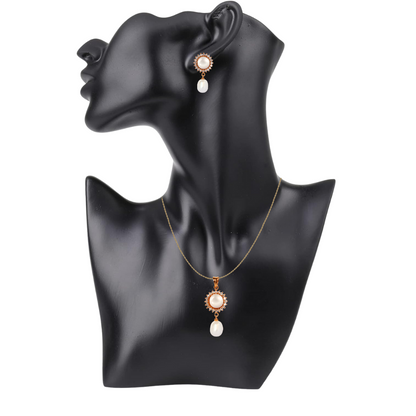 Golden Plush Pearl Pendant Set