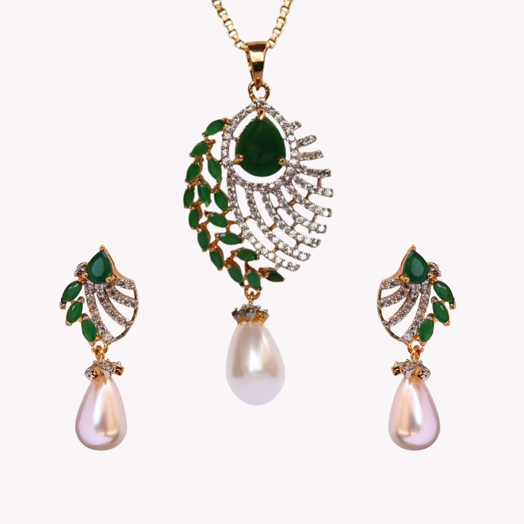 Emerald Opulence Pearl Pendant Set