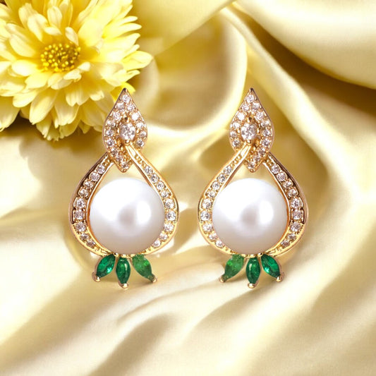 Golden Exquisite Pearl Studs