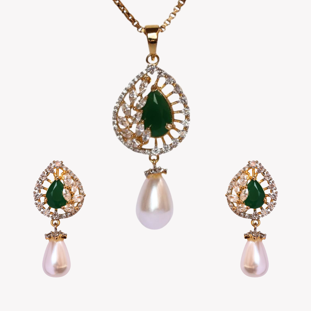 Emerald Charm Pearl Pendant Set