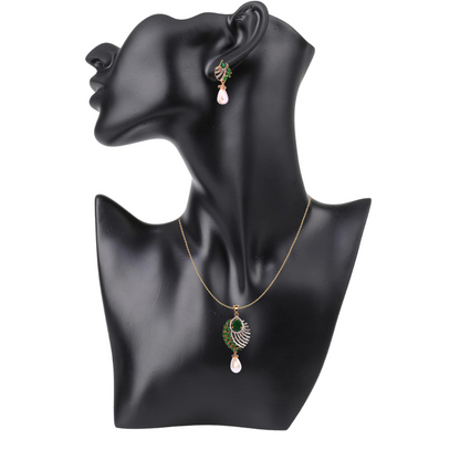 Emerald Opulence Pearl Pendant Set