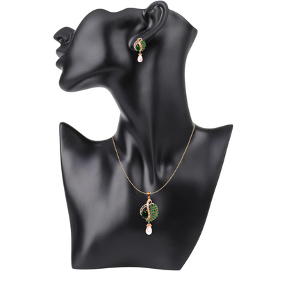 Emerald Radiant Pearl Pendant Set