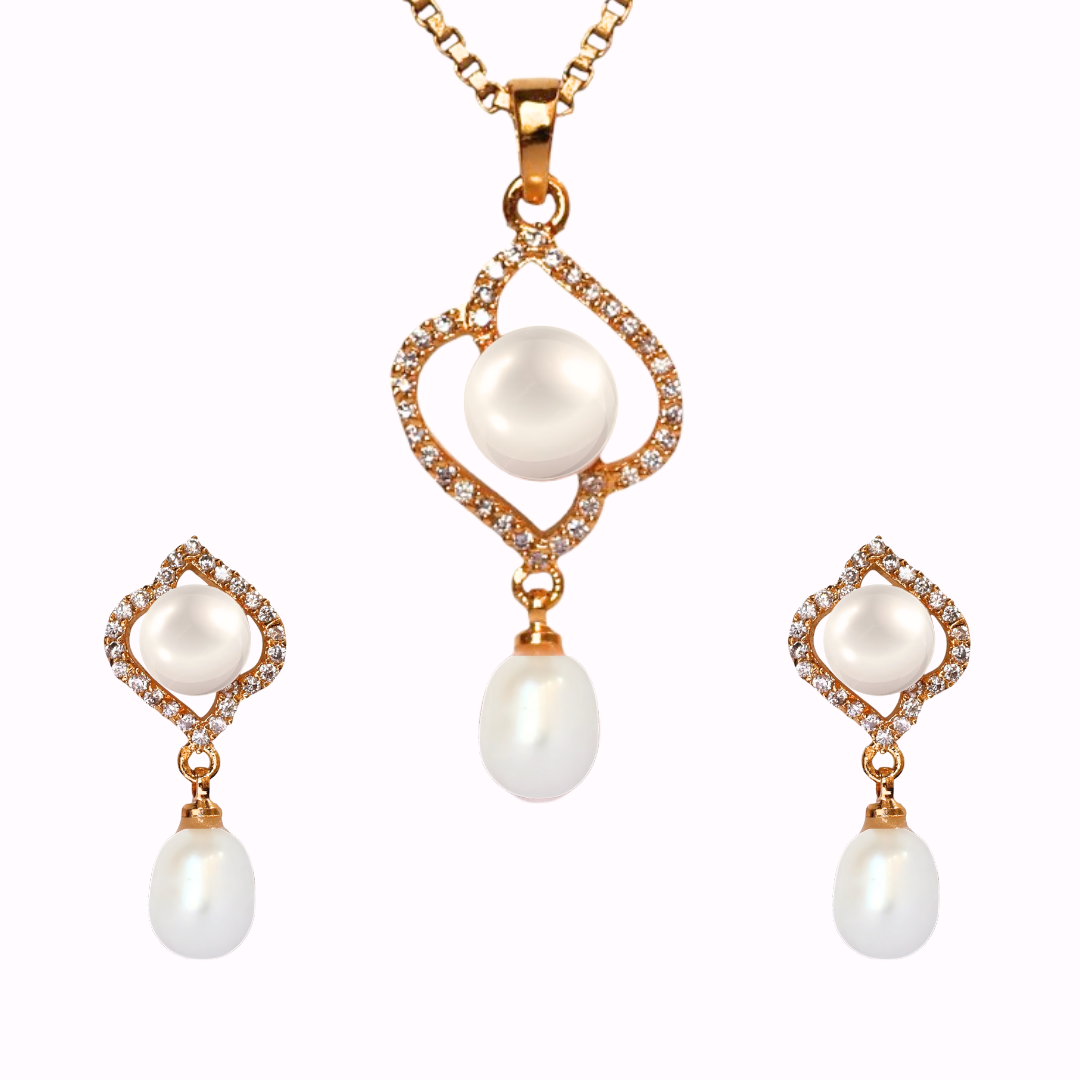 Golden Delicate Pearl Pendant Set