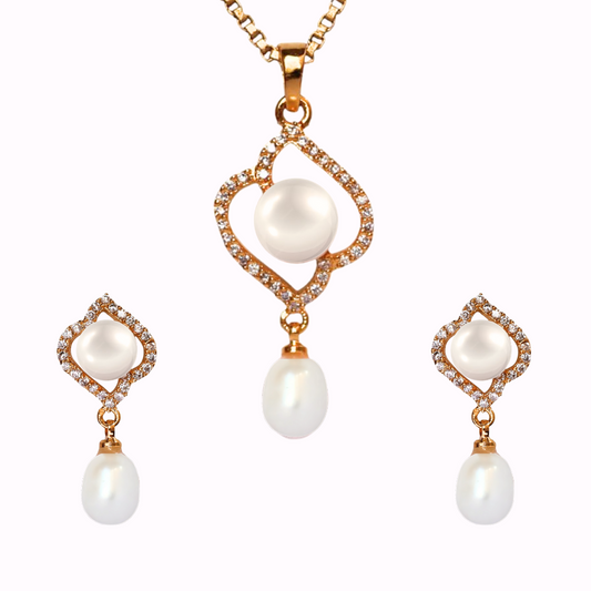 Golden Delicate Pearl Pendant Set