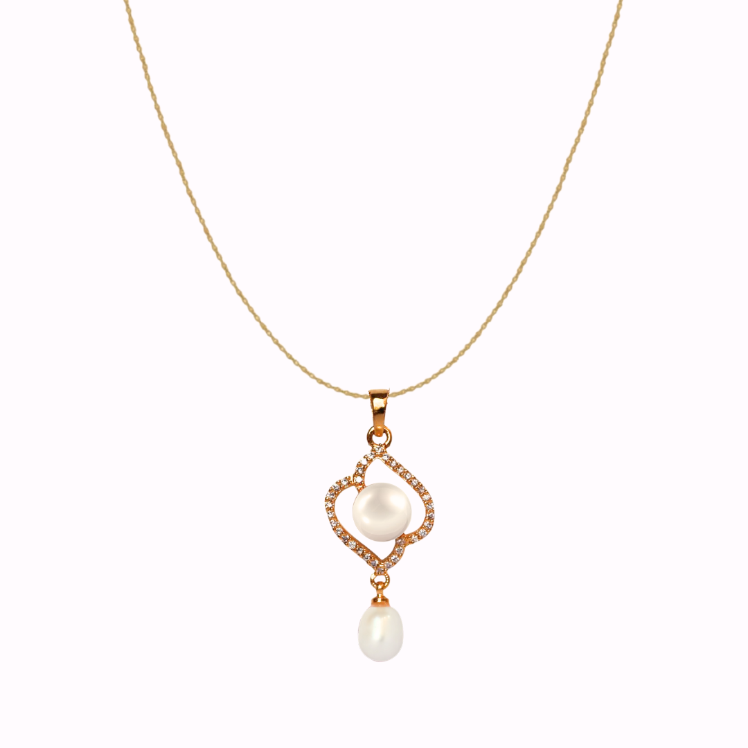 Golden Delicate Pearl Pendant Set