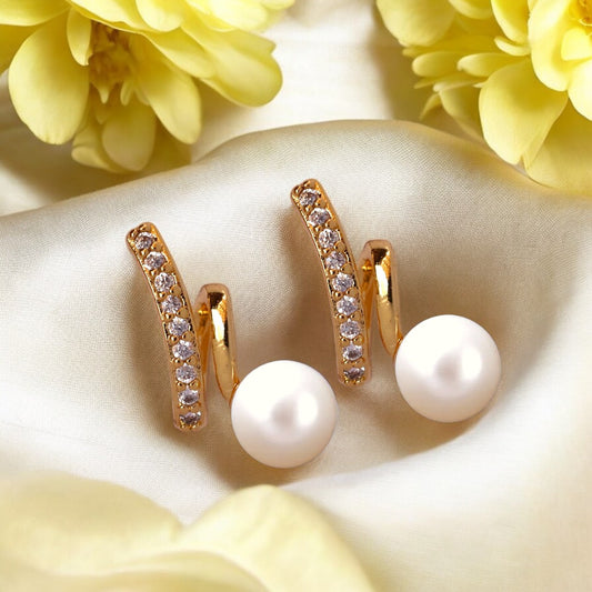 Golden Nova Pearl Studs